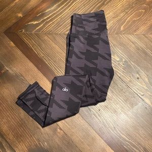 alo yoga leggings